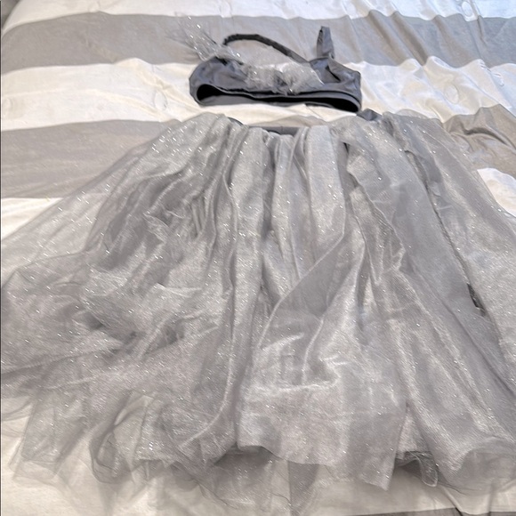 Maneca Activewear Dance Costume Gray Sparkly 2 Piece Adult Medium competition - Picture 1 of 8